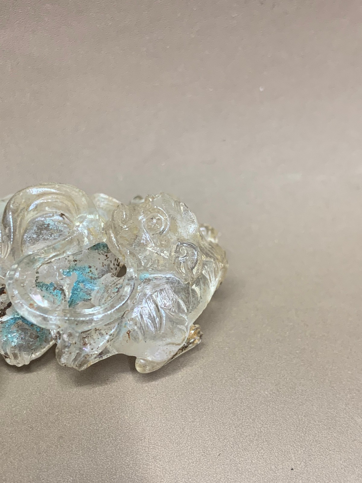 Good Quality Chinese Crystal Hand Carved *2Beasts* Little Statue