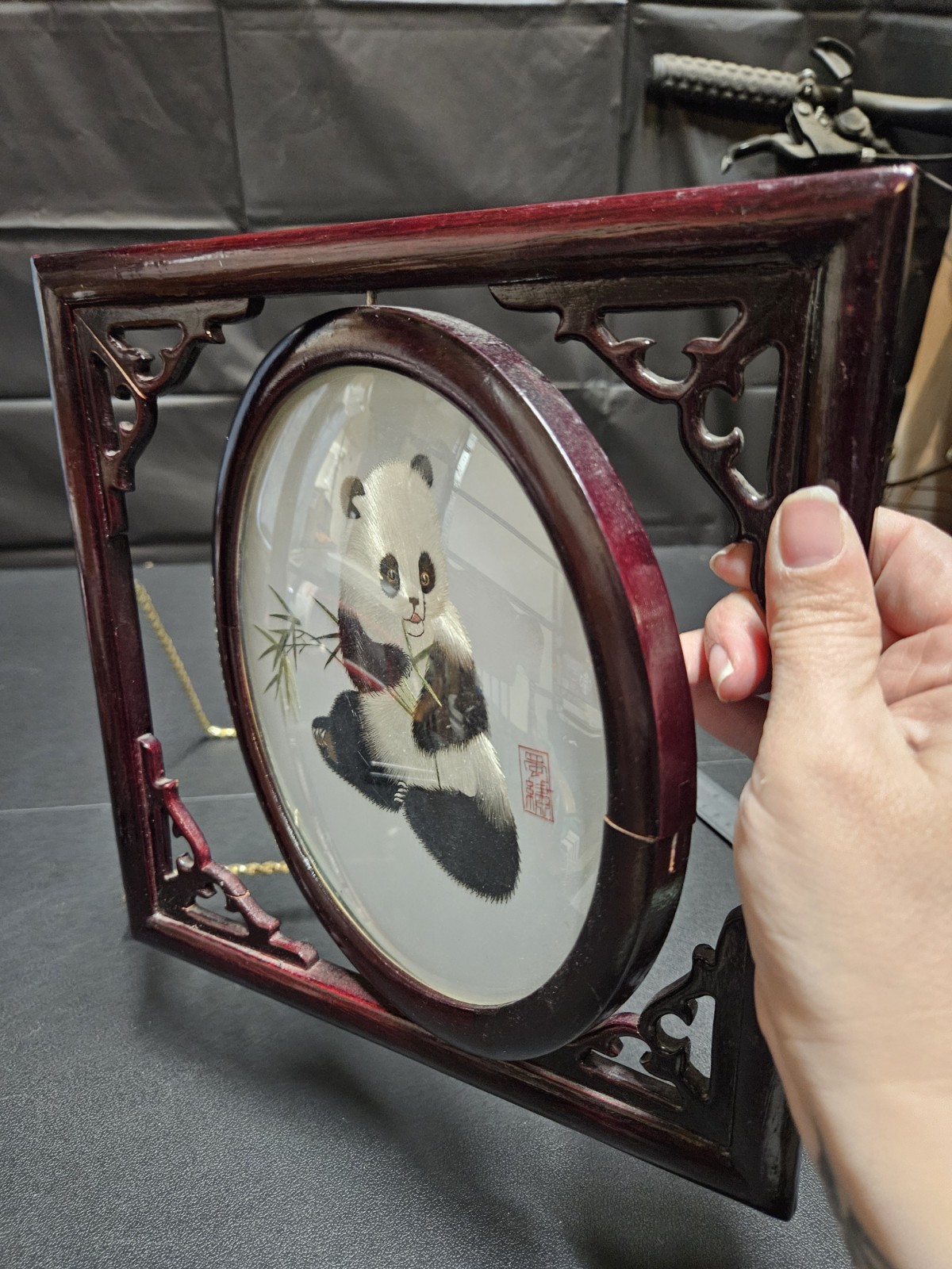 Double-Sided Panda & Bamboo Silk Thread Moving Round Picture Wooden Frame