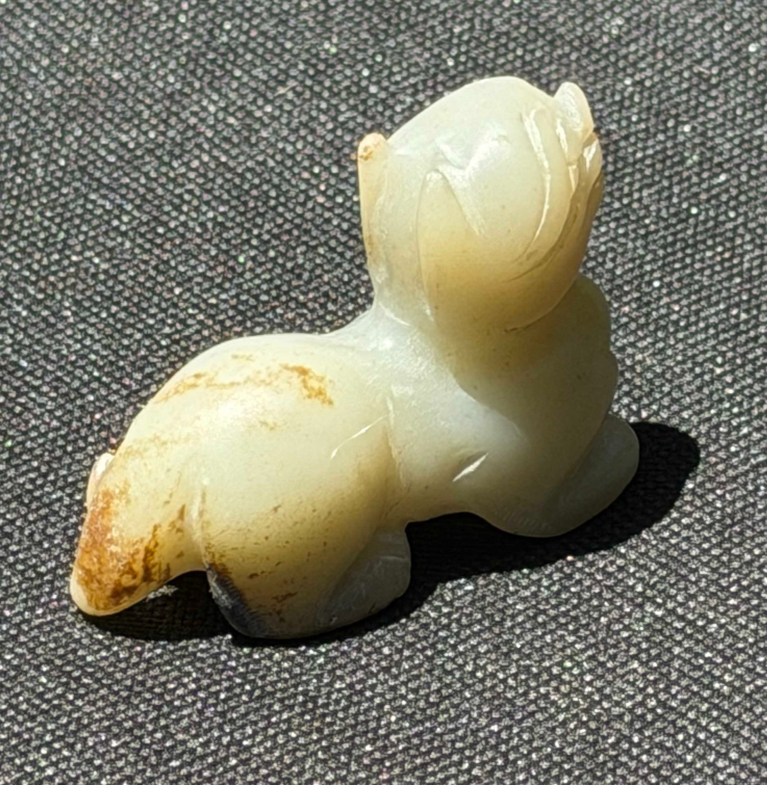 Vtg Chinese Celadon Jade Foo Dog Pendant w Russet 33.9g (AHB)