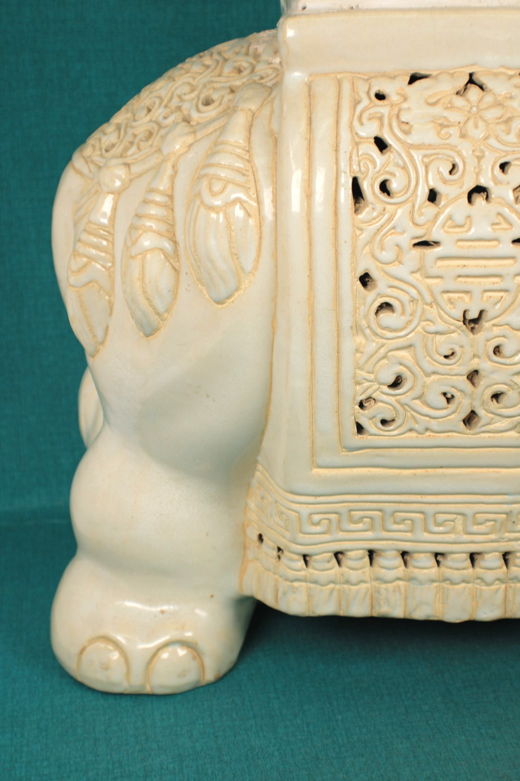 Mid Century Asian Style Ceramic Elephant Plant Stand Beige/ Off -White