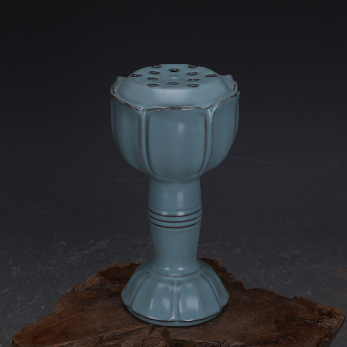 7.3″ Good China Jingdezhen Ruyao Green Glaze Porcelain Iron Tire Nail Lotus Lamp