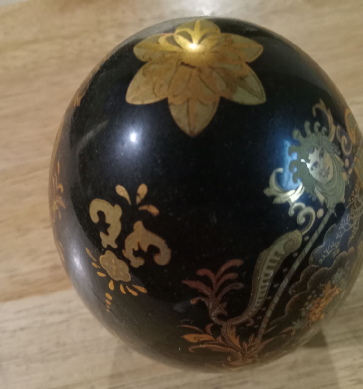 Vintage Satsuma Black Gilt Gold Chinese Egg 4.5″ Tall