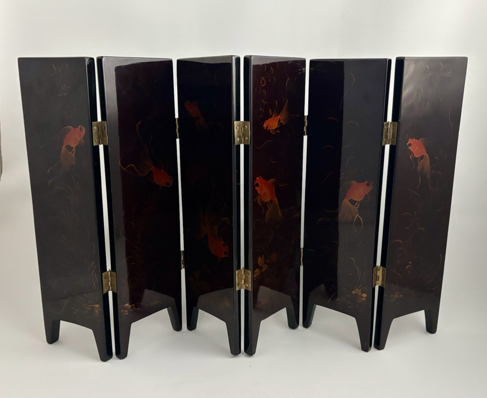 Chinese 6 Paneled Black Lacquered Table Top Screen With Mother Of Pearl Inlay
