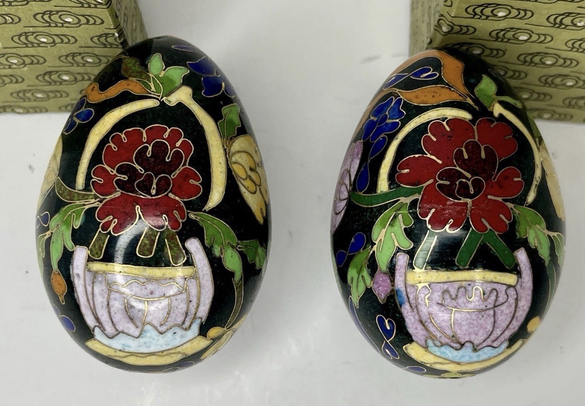 2 Vintage Handmade Chinese Cloisonne Copper Enamel Egg Traditional Floral Motif