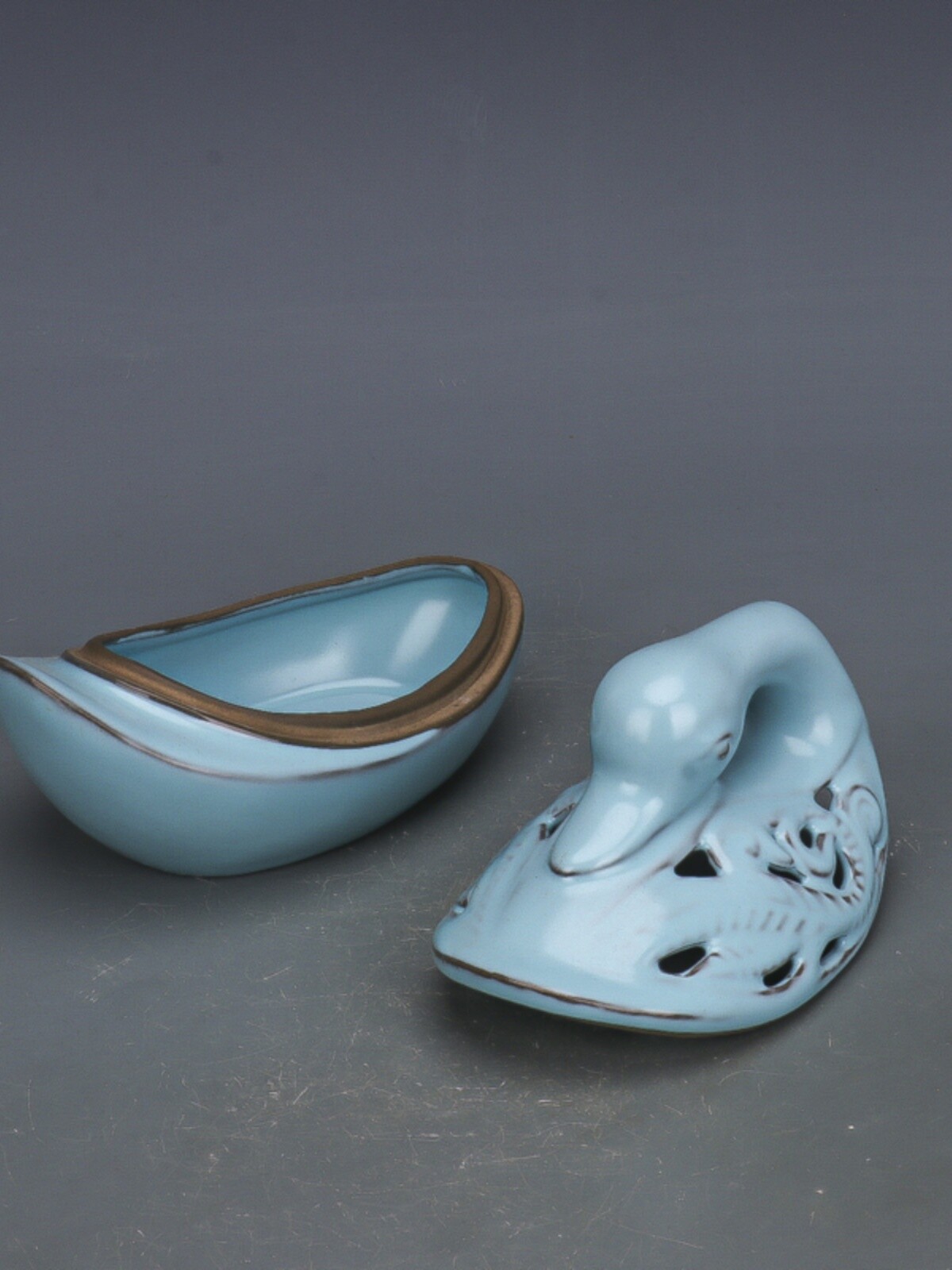 6.8″ Collect China Ruyao Porcelain Lovable Animal Duck Smoked Incense Burner