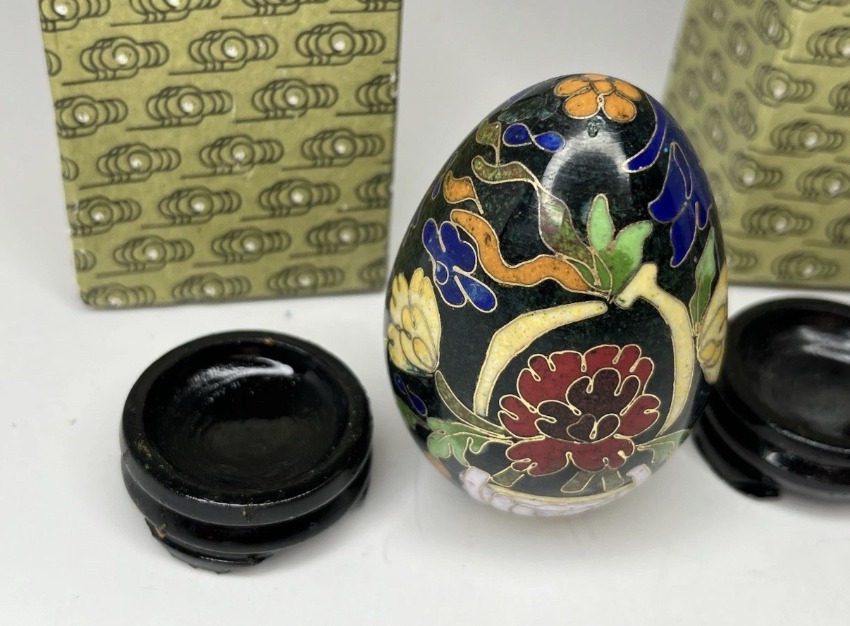 2 Vintage Handmade Chinese Cloisonne Copper Enamel Egg Traditional Floral Motif