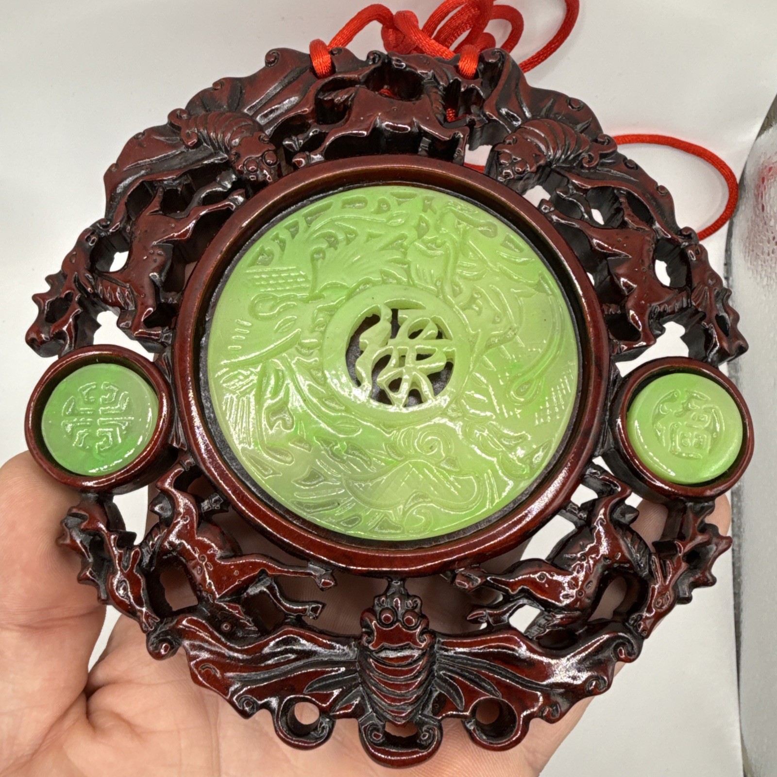 Vintage Chinese Culture Red Knot Faux Jade Wall Hanging