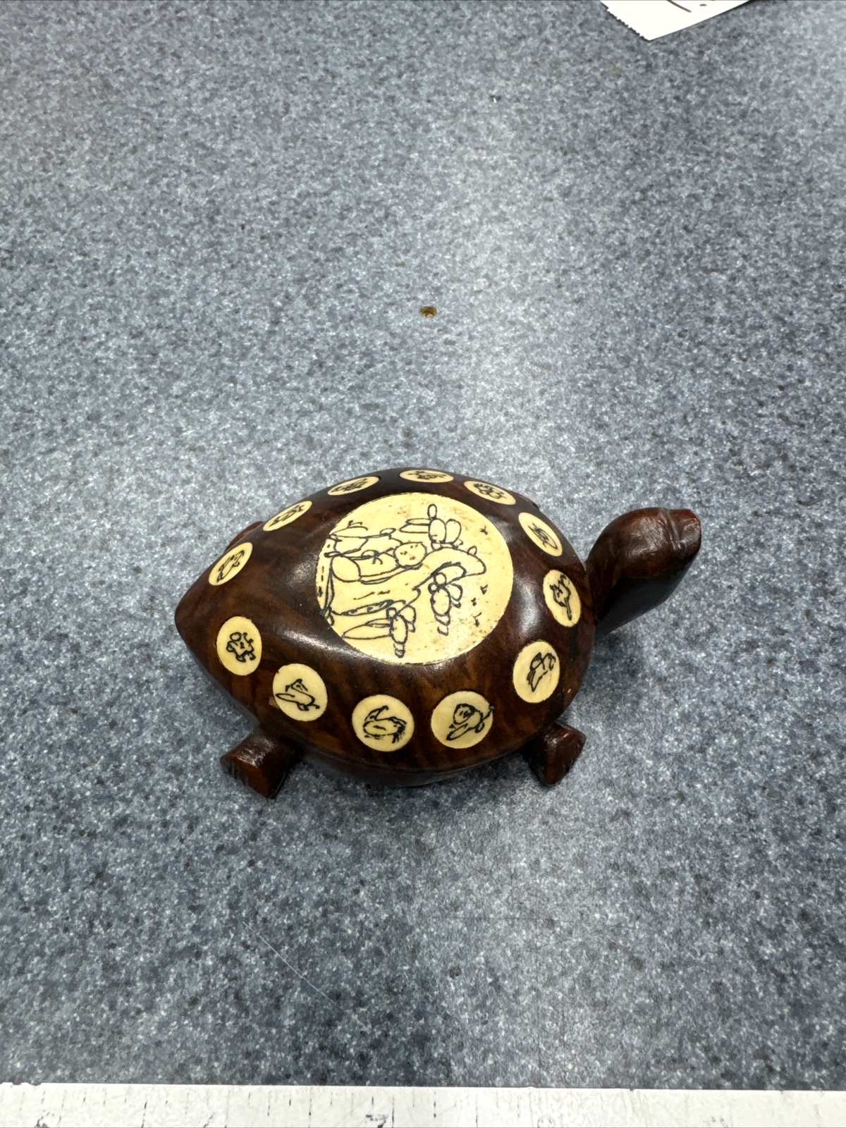 VINTAGE CARVED WOOD TURTLE OPENS TO COMPASS WITH INLAID CHINESE ZODIAC SIGNS