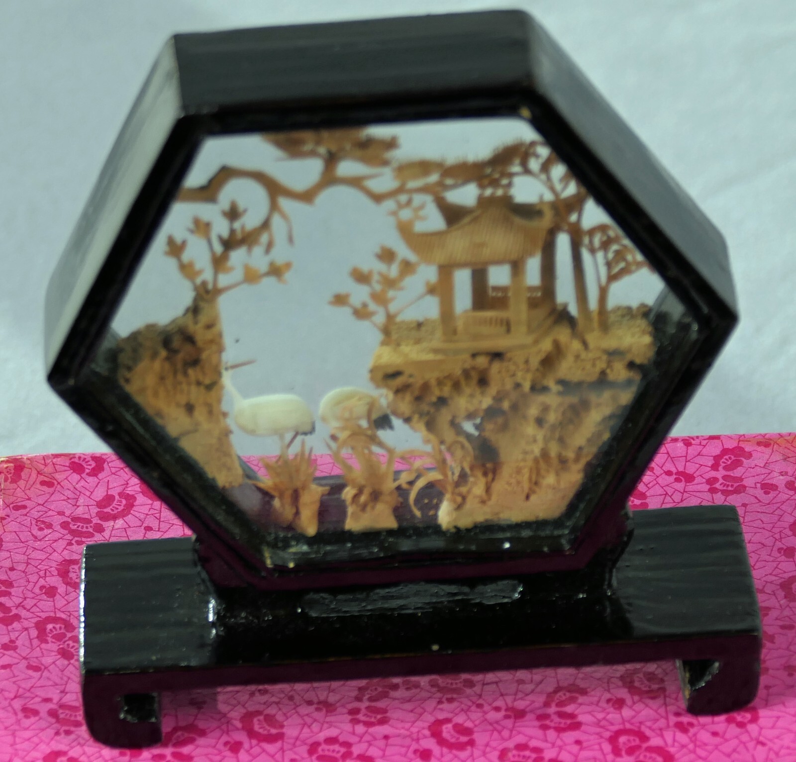 VINTAGE 3-D CHINESE CORK DIORAMA IN PLEXI~GLASS w EBONY HEXAGONAL FRAME & STAND