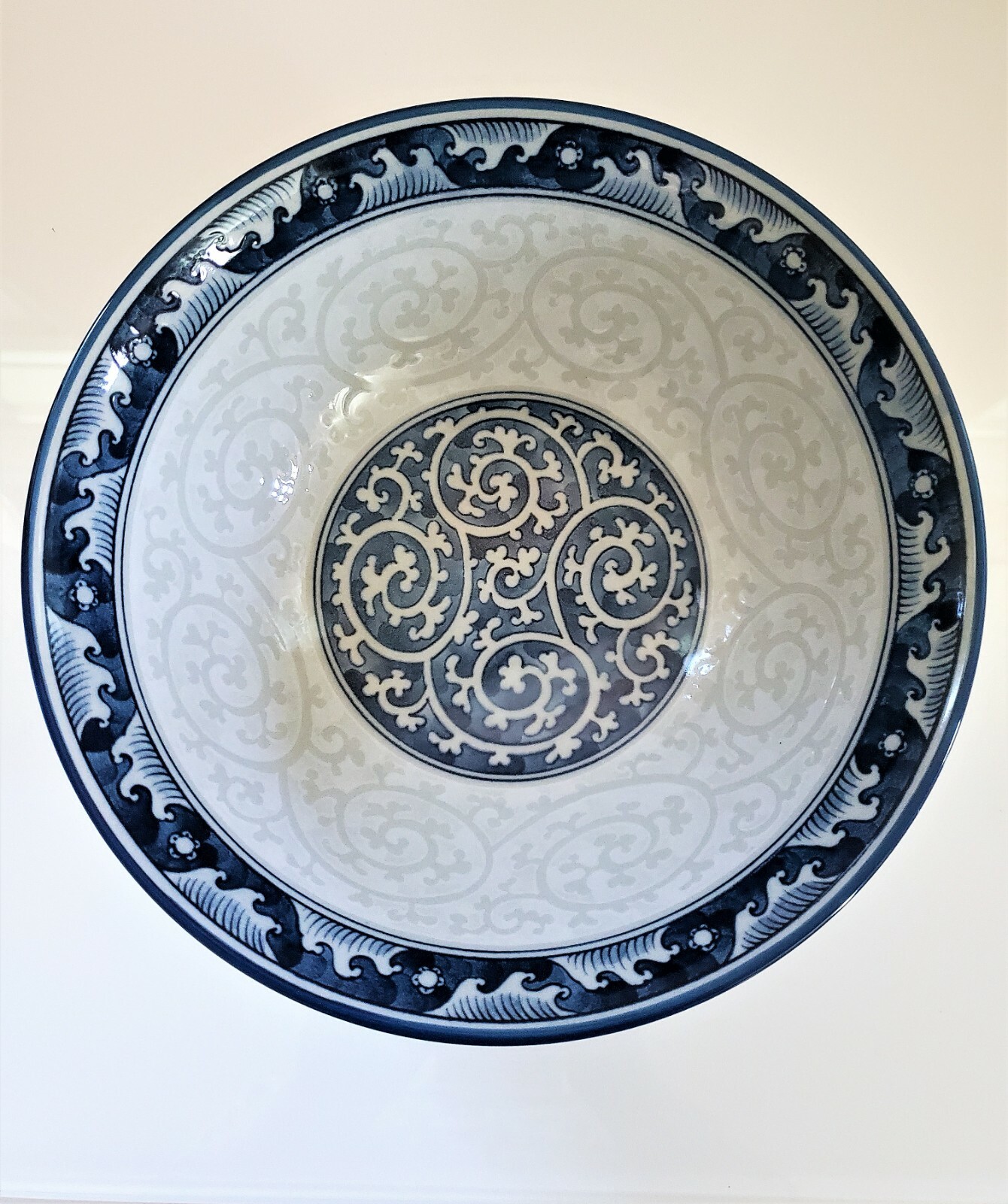 KARAKUSA SEIGAIHA Japan arabesque blue pattern High quality Bowl, 8.25″