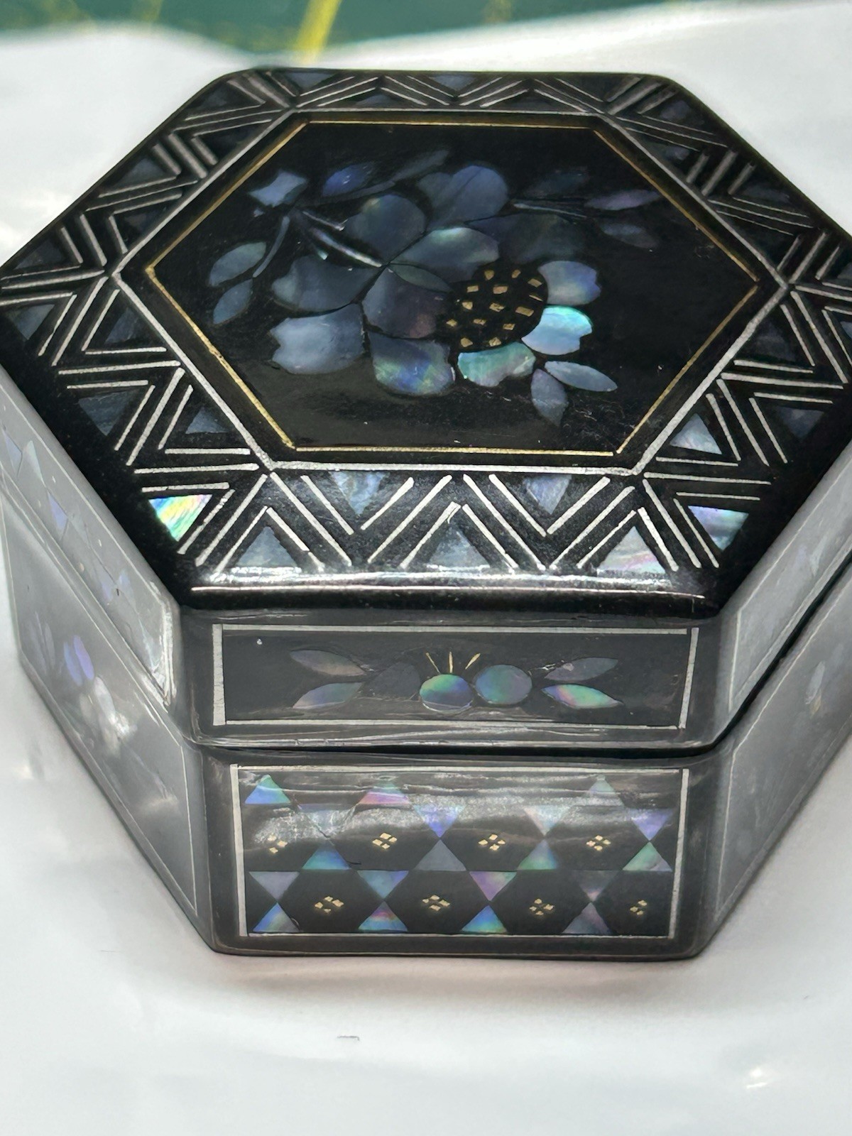 Vintage Hexagonal Mother of Pearl Inlay Lacquer Box Floral Geometric