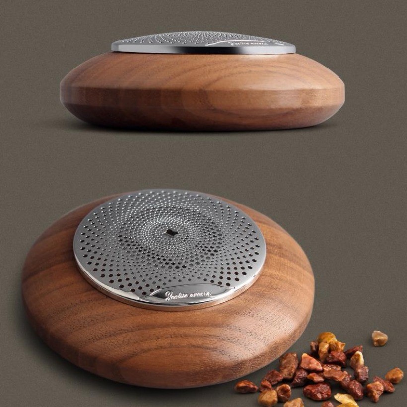 Walnut Wood Car Aromatherapy Holder 9×3cm Magnetic Lid No Fragrance Included