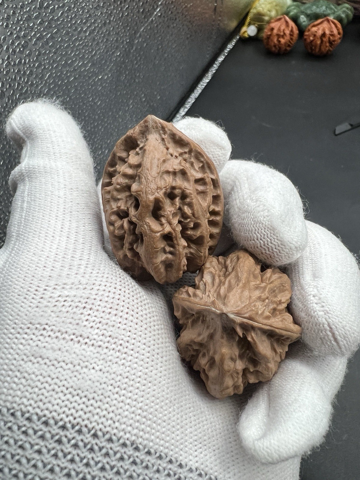 Pair of Match Chinese Health Small Walnut Collection精配文玩野生秋子核桃～八棱红灯笼 33×39×44mm
