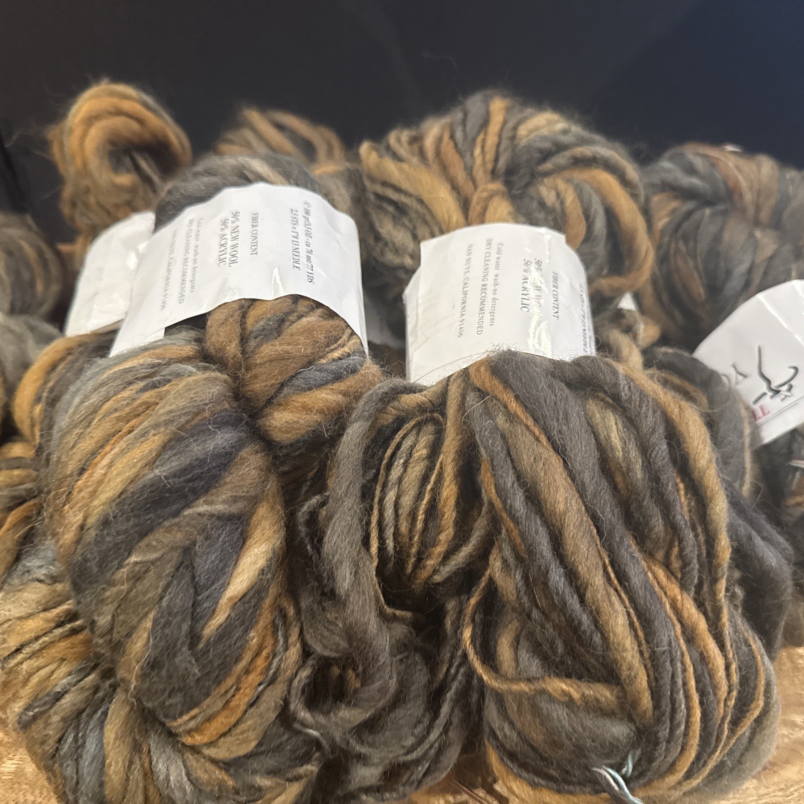 Trendsetter Yosemite Yarn Lot 7 Italian wool blend Brown Gray color 271