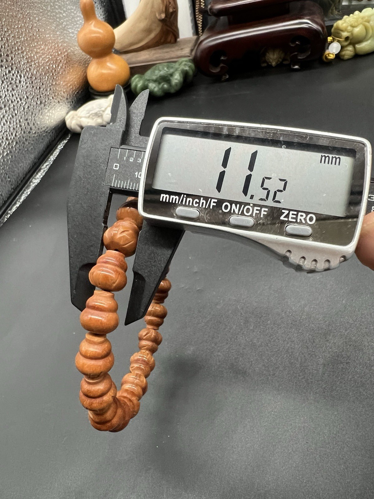 11x12mm dragon patterned peach pit carved gourd bracelet 龙纹桃核雕刻小葫芦手串
