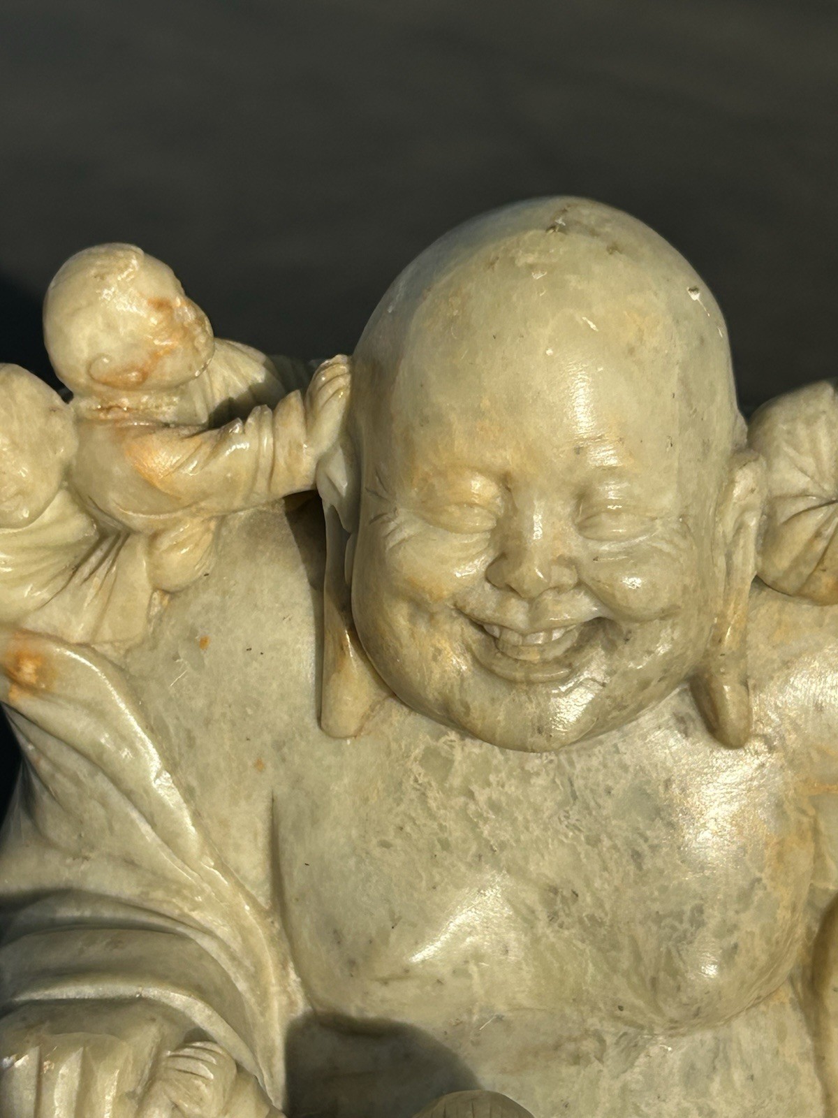 ANTIQUE CHINESE HAND CARVED SOAPSTONE FIGURINE SMILING BUDDHA WITH CHILDREN 5.5”