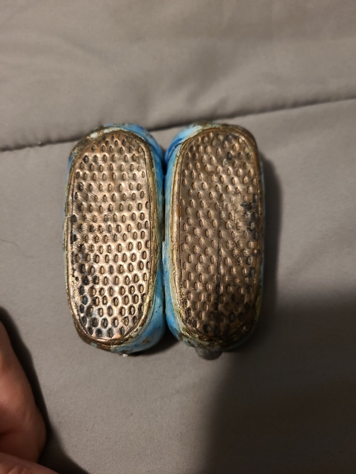 VINTAGE COLORFUL ENAMELS ON BRASS MINI SHOE ASHTRAY