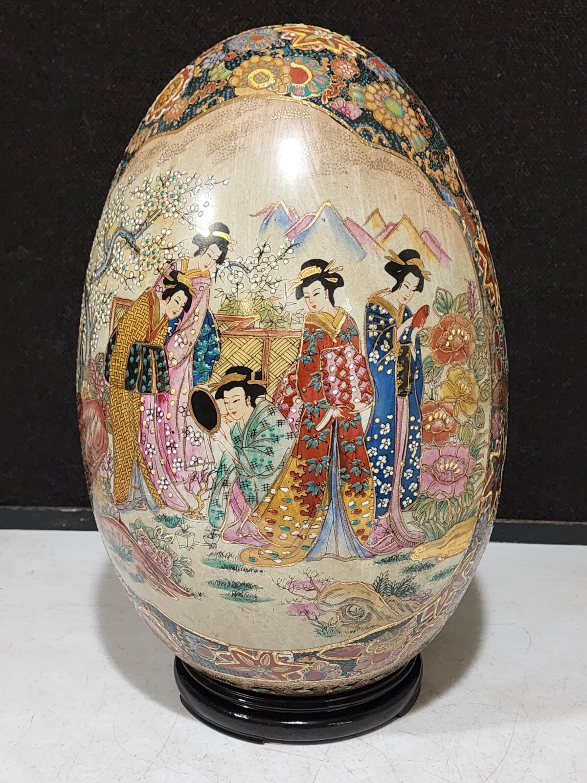 Hand Painted Geisha Girls Large 14″ Porcelain SATSUMA Egg w Stand Made in China