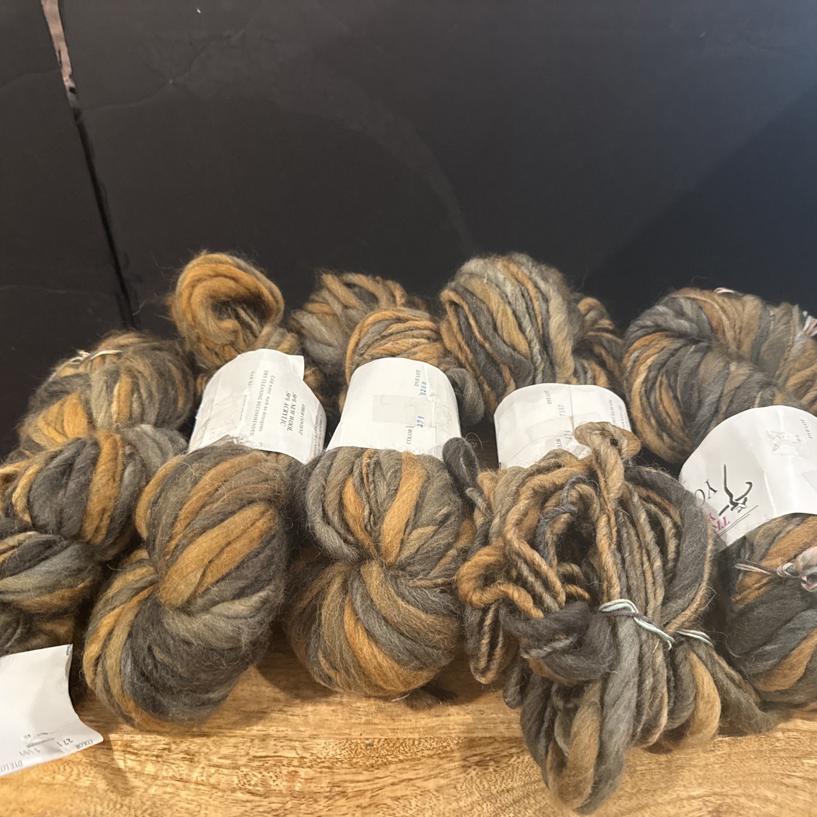 Trendsetter Yosemite Yarn Lot 7 Italian wool blend Brown Gray color 271