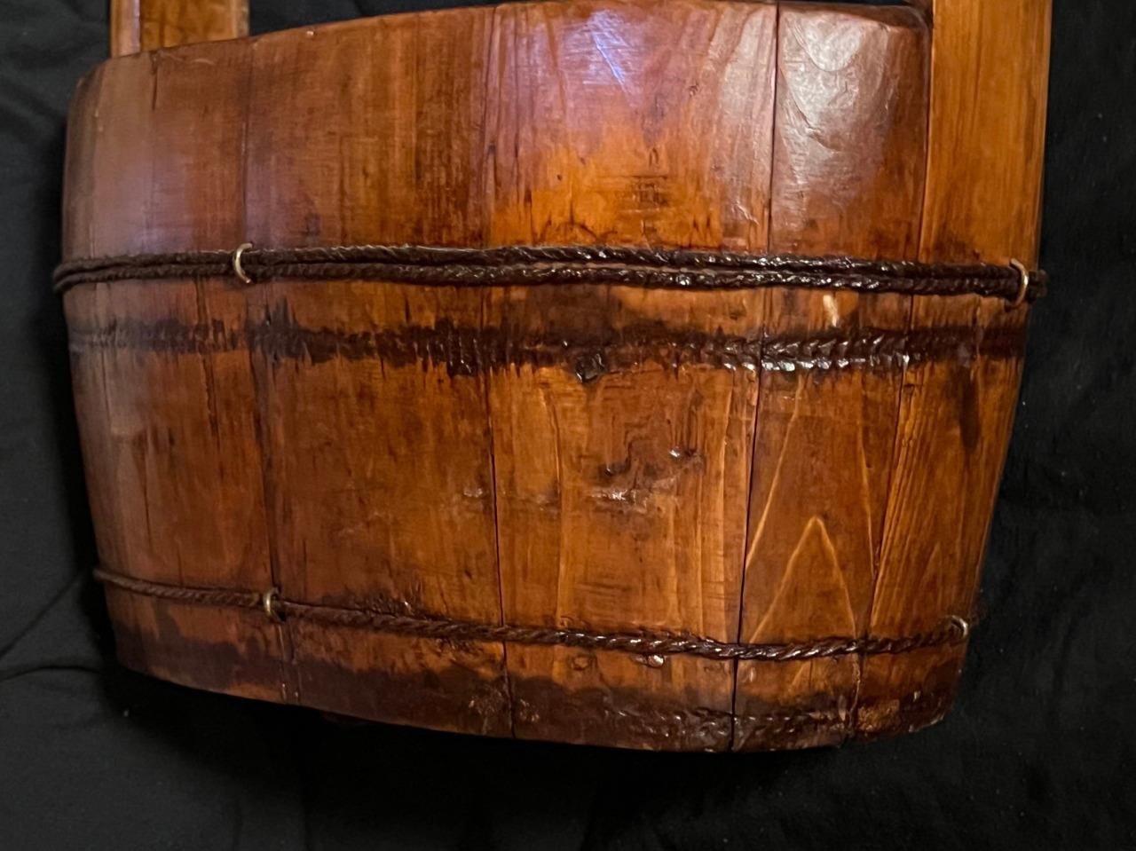 Vintage Old Antique Chinese Asian Art Wood Water Bucket Wooden Handle China Oval