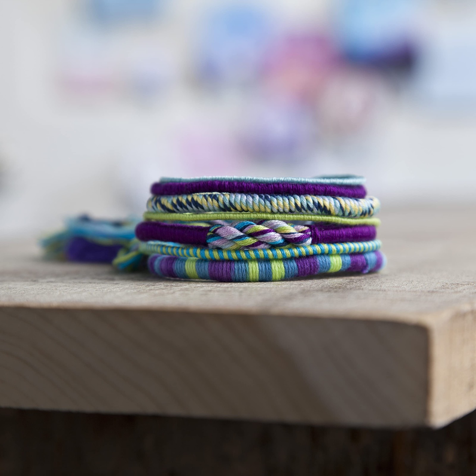 Loopdedoo DIY Friendship Bracelet Maker Kit – Medium, Multicolor