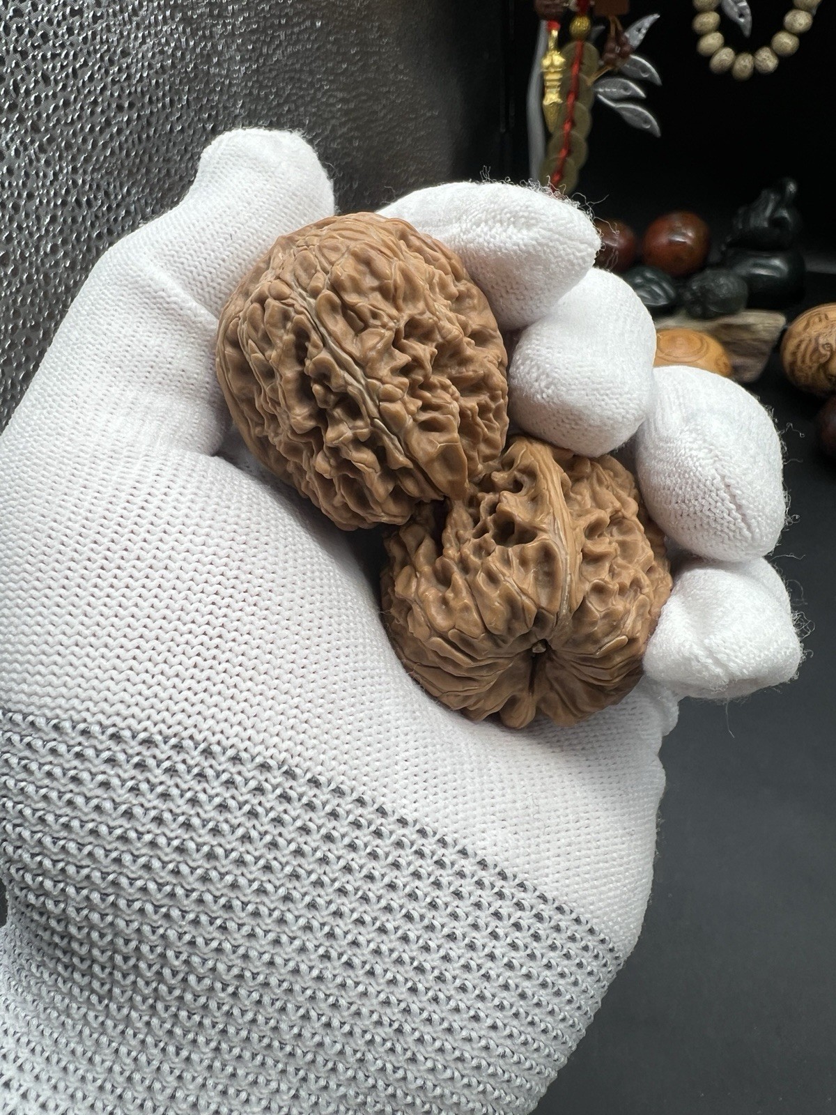 Pair of Match Chinese Health Walnut 36×39×36mm 精配文玩核桃～全品闷墩