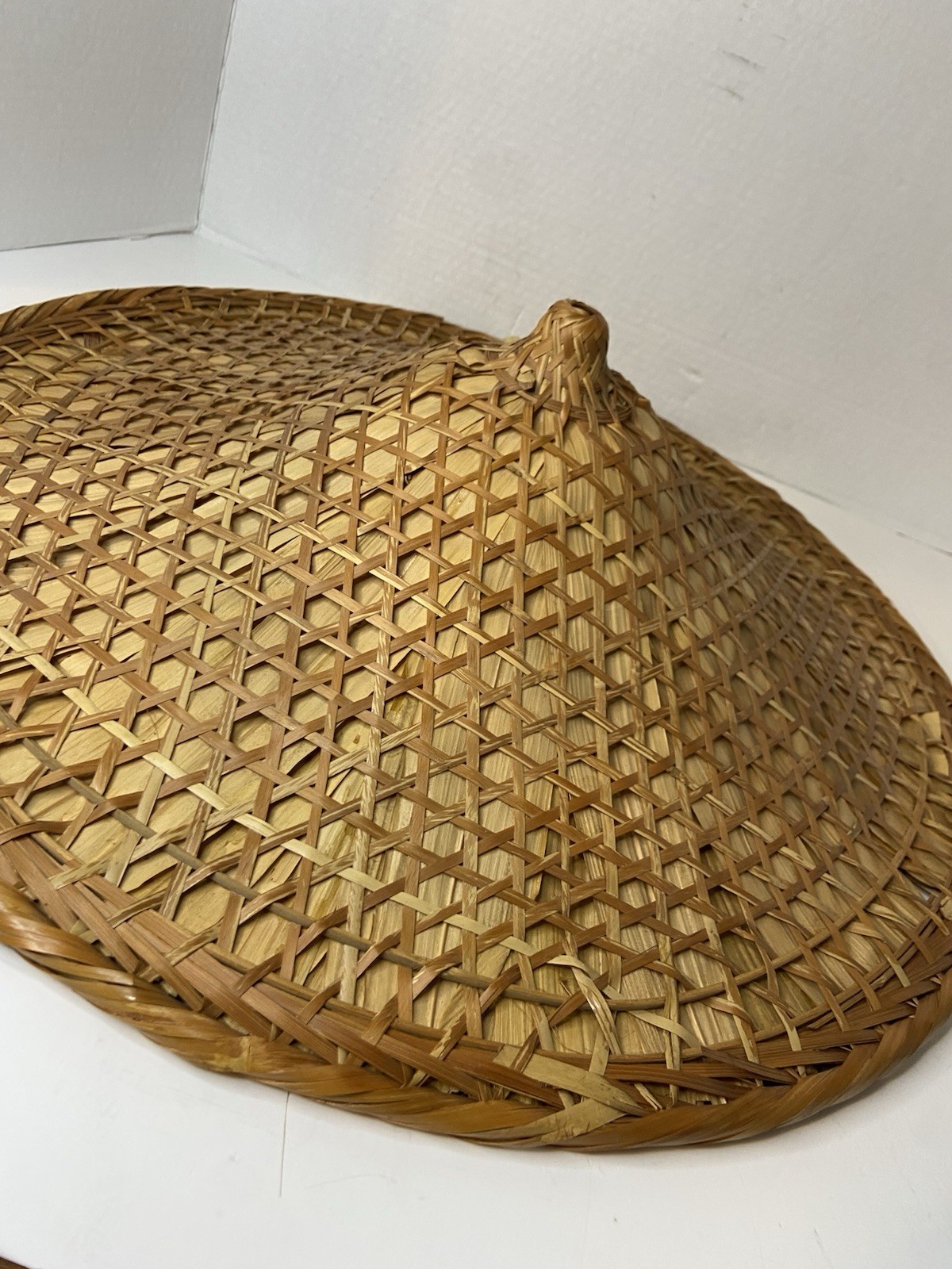 Vtg Asian Chinese Coolie Conical Hat Rice Paddy Sun Intricate Woven Bamboo 20 in