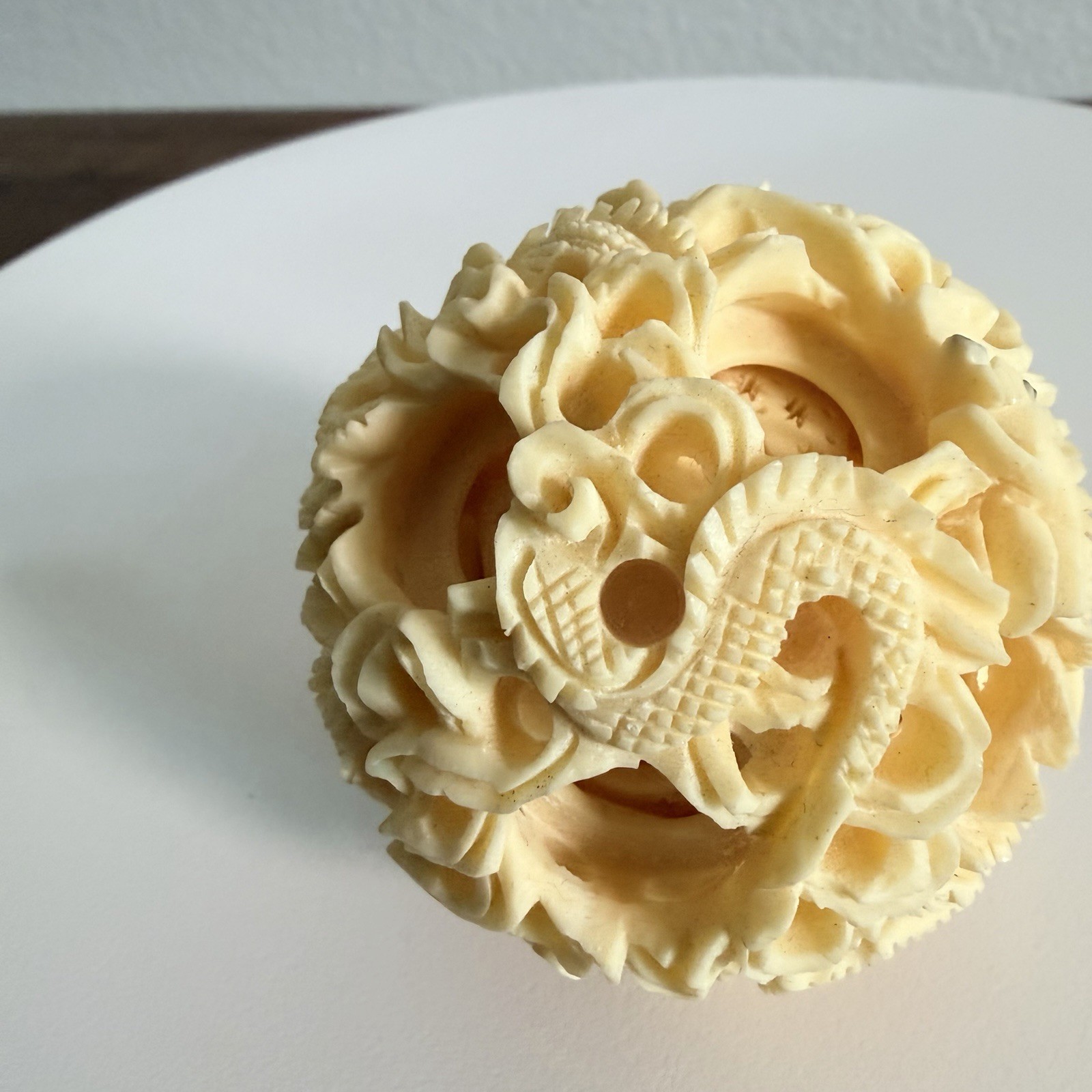 Vintage Hand‑Carved Puzzle Ball Sphere – Intricate Asian Décor 8 Layer Dragon