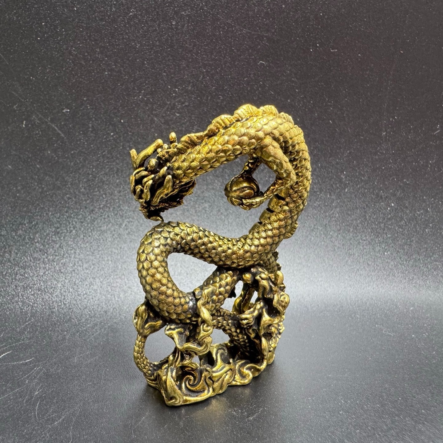 Vintage Hollow Brass Coiled Dragon Statue Play Pearl Fenghui Wealth DeskOrnament
