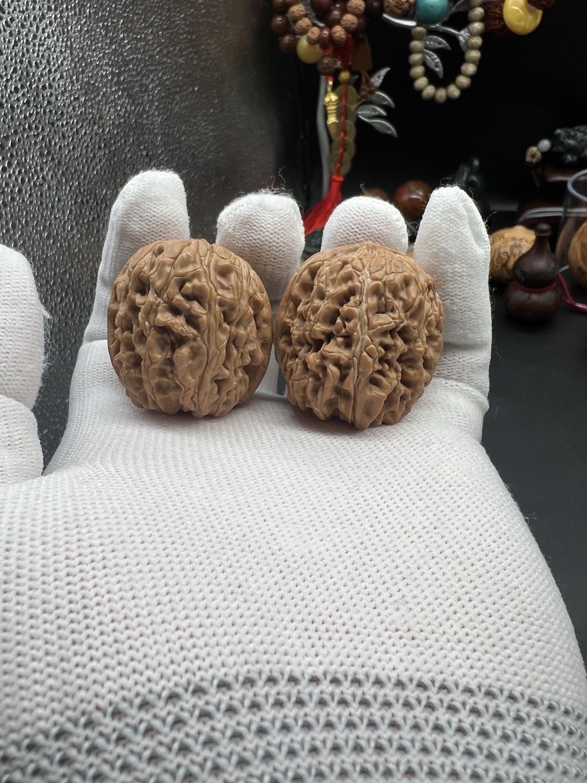 Pair of Match Chinese Health Walnut 36×39×36mm 精配文玩核桃～全品闷墩